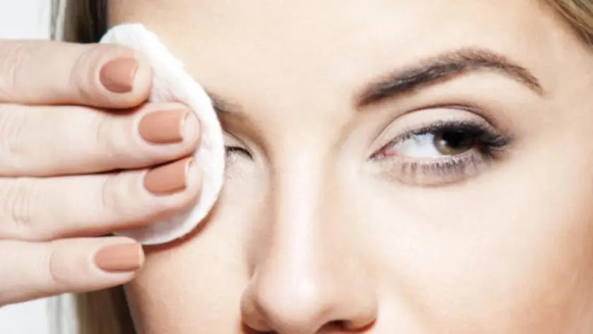 Mascara waterproof: ecco come rimuoverlo facilmente MESAUDA