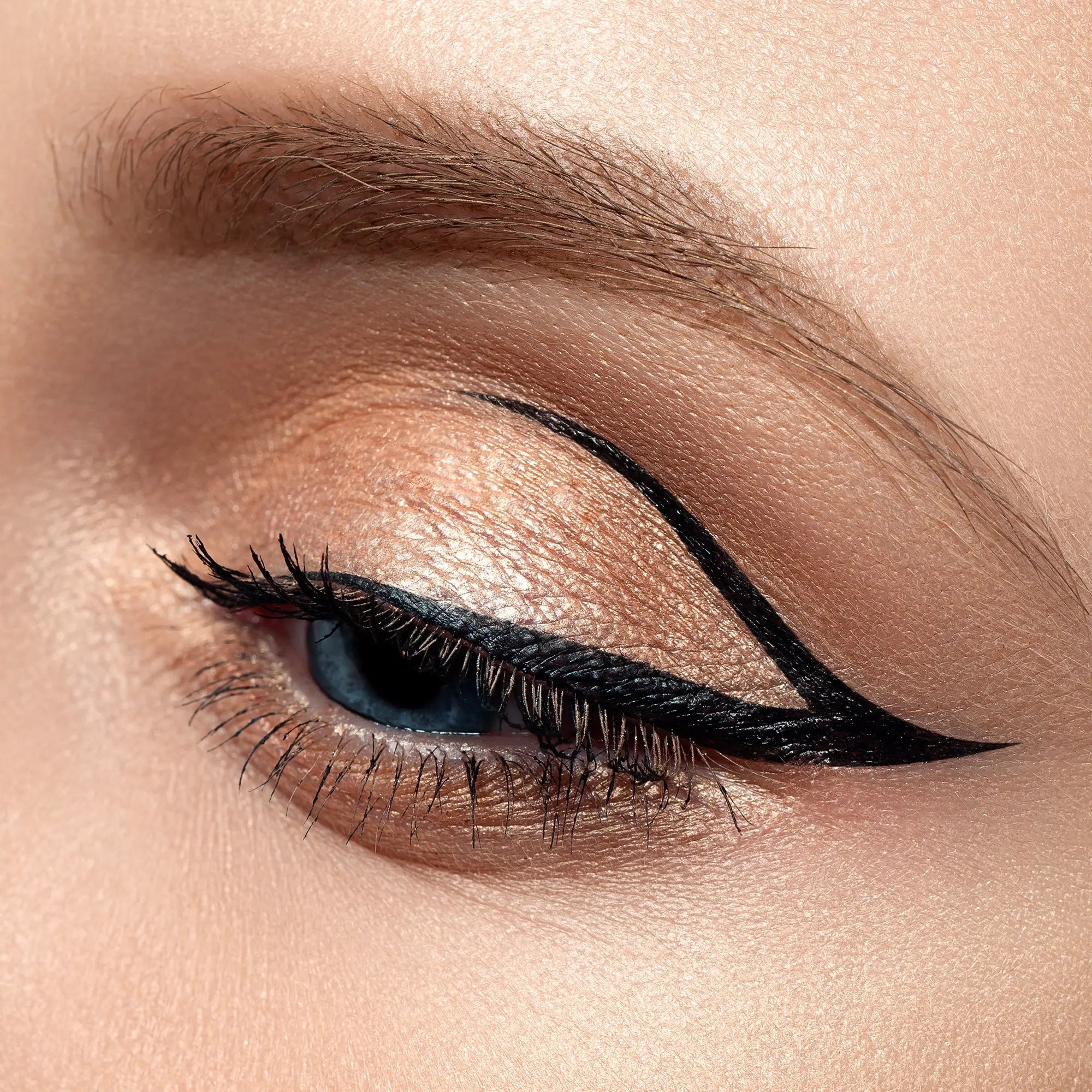 Glossy eyeliner clearance